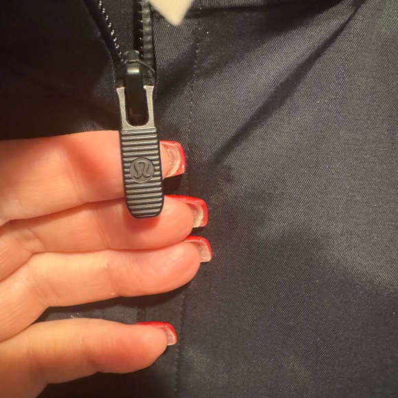 lululemon athletica Women's Black Raincoat - Picture 4 of 9